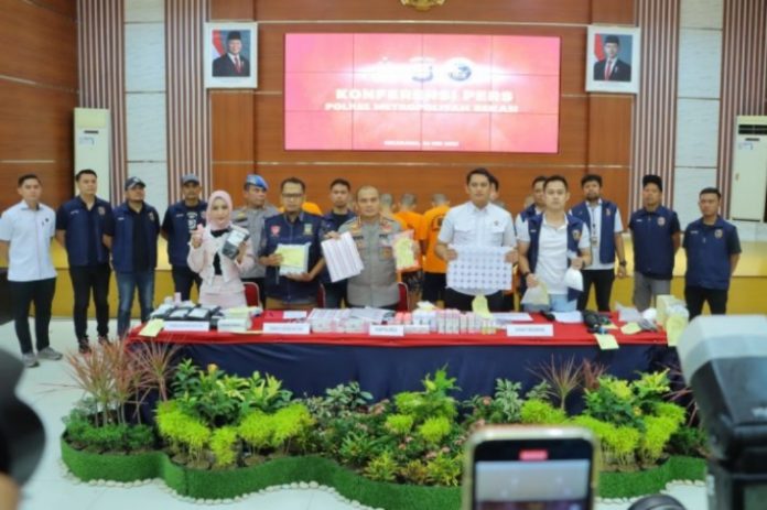 Pengungkapan skincare palsu ini bermula dari laporan polisi yang diterima pada 21 Mei 2025, dan langsung ditindaklanjuti oleh Unit VI Krimsus Sat Reskrim Polres Metro Bekasi, pada Senin (26/5/2025).