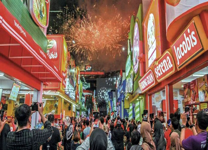 Pramono Anung menargetkan nilai transaksi tahun ini melampaui Rp 7,5 triliun, serta jumlah pengunjung melebihi 6,3 juta orang, meskipun waktu penyelenggaraan dikurangi tujuh hari dari tahun sebelumnya.