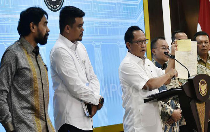 Kepmendagri Resmi Tetapkan 4 Pulau Bagian dari Aceh 2 Menteri Dalam Negeri (Mendagri) Tito Karnavian resmi menandatangani Keputusan Menteri Dalam Negeri (Kepmendagri) yang menetapkan empat pulau sengketa kembali menjadi bagian dari wilayah administrasi Provinsi Aceh.