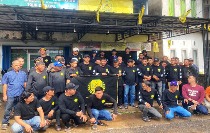 Barisan Pemuda Melayu (BPM) Kalimantan Barat menyatakan dukungan penuh terhadap langkah aparat gabungan TNI, Polri, BIN, BAIS, Kejaksaan RI, dan Pertamina dalam penggerebekan kasus oli palsu berskala besar di Kabupaten Kubu Raya, pada Jumat, 20 Juni 2025.