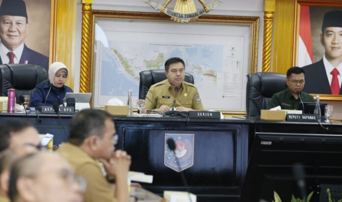 Gratis Periksaan Kesehatan dan Rumah untuk Rakyat dan Kementerian Dalam Negeri (Kemendagri) meminta pemerintah daerah (Pemda) agar memberikan perhatian serius terhadap pelaksanaan dua program strategis nasional.