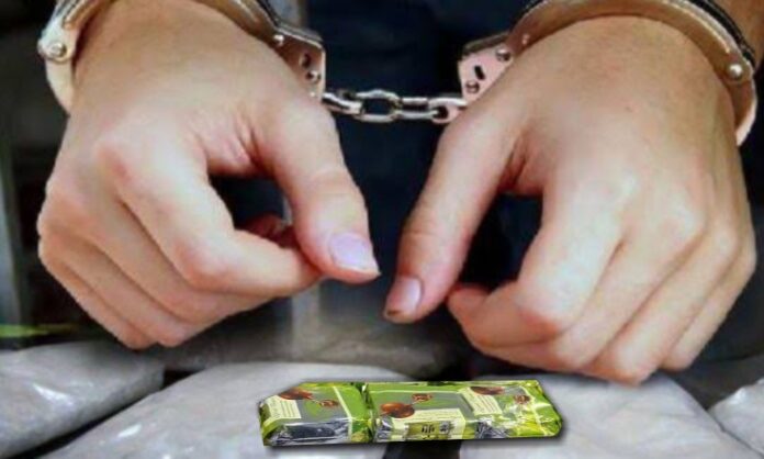 Satres Narkoba Polres Metro Tangerang Kota menangkap seorang pria berinisial SH alias Jago (46), yang diduga sebagai pelaku peredaran narkoba jenis sabu. Dalam penangkapan itu, polisi menyita empat bungkus sabu dalam plastik klip bening seberat total 3,28 gram.