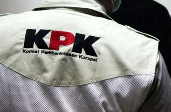 Menurut Rahmad Sukendar, penyelidikan harus menyasar seluruh pihak yang terkait dengan aliran dana dan dugaan keterlibatan dalam tindak pidana korupsi tersebut. Ia menegaskan bahwa tidak boleh ada pihak yang kebal hukum dalam kasus ini.