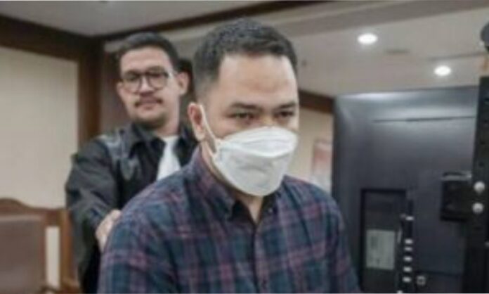 Uang diduga hasil kejahatan Jaksa Azam Akhmad Akhsya tersebut bahkan digunakan untuk membiayai perjalanan umrah, dan secara mengejutkan disebut sebagai "rezeki".