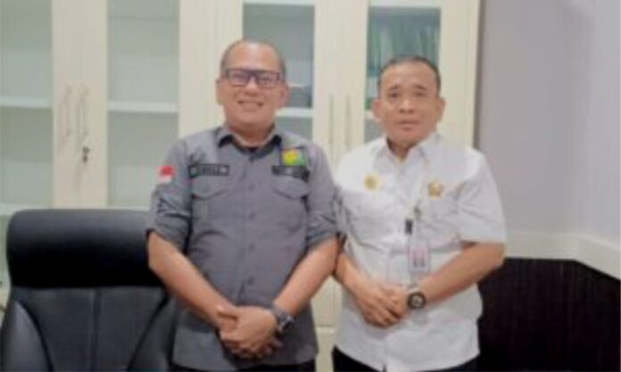 Media memiliki peran strategis yang kian penting seiring perkembangan zaman. Di era digital saat ini, terutama dengan hadirnya internet, fungsi media telah mengalami transformasi signifikan.
