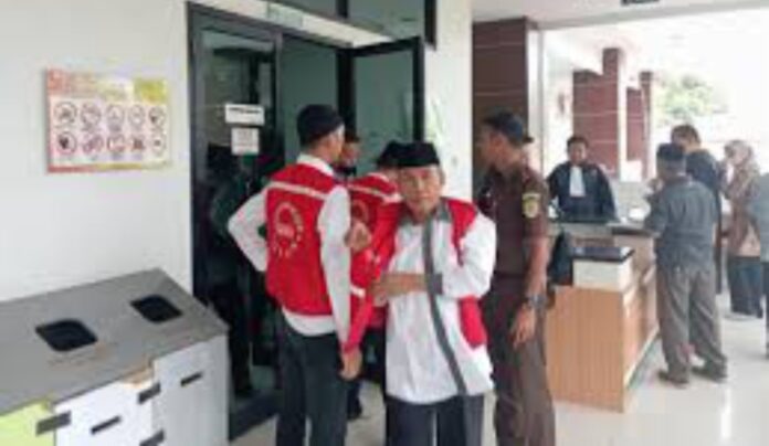 Pengadilan Negeri (PN) Serang menjatuhkan vonis pidana penjara kepada dua terdakwa kasus penipuan rekrutmen Calon Pegawai Negeri Sipil (CPNS) di Kementerian Agama (Kemenag) Cilegon.
