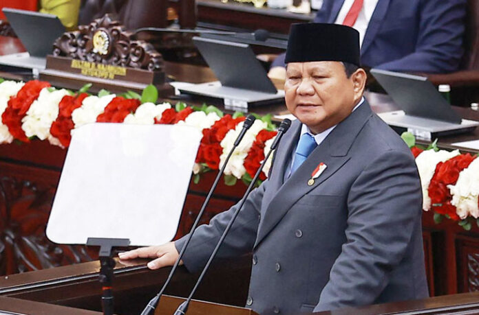 Prabowo Menyoroti 1.063 Tambang Ilegal Rugikan Negara Rp 300 Triliun, Tak Ada yang Kebal Hukum Presiden Republik Indonesia Prabowo Subianto mengungkap data mengejutkan: ada 1.063 tambang ilegal di Indonesia yang merugikan negara sedikitnya Rp 300 triliun.