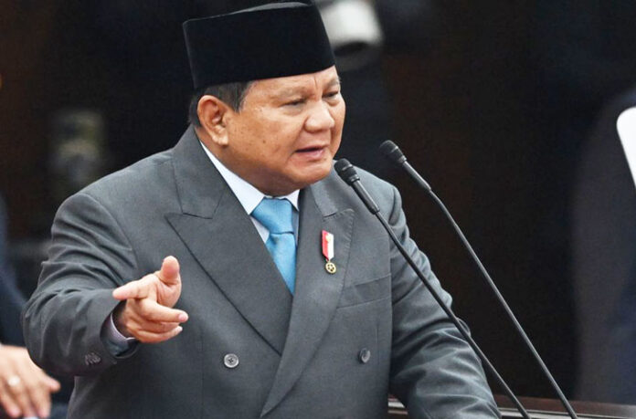 Dari hasil verifikasi, 3,7 juta hektar sawit ilegal terbukti melanggar, dan sebagian besar kini sudah kembali ke negara. Presiden Prabowo Subianto menyampaikan pidato dalam Sidang Tahunan MPR RI dan Sidang Bersama DPR-DPD RI Tahun 2025 di Gedung Nusantara, Kompleks Parlemen, Jakarta, Jumat (15/8/2025). ANTARAFOTO/Rivan Awal Lingga/app/rwa. (RIVAN AWAL LINGGA)