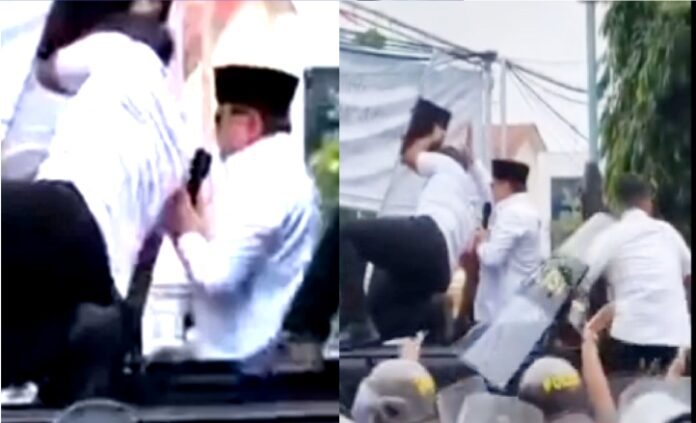 Bupati Pati Sudewo menemui massa aksi di depan Kantor Bupati Pati, Rabu (13/8) sekitar pukul 12.16 WIB. Sudewo sempat naik ke kendaraan polisi sebelum turun menyampaikan permintaan maaf dan berjanji akan bekerja lebih baik.