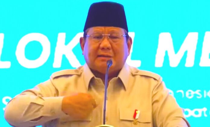 Gelombang desakan publik agar Presiden Prabowo segera Copot Kapolri semakin keras terdengar. Hal ini dipicu oleh kegagalan aparat dalam mengamankan aksi unjuk rasa yang berakhir ricuh hingga menewaskan seorang pengemudi ojek online yang dilindas kendaraan barikade. Tragedi itu dinilai sebagai bukti nyata gagalnya kepolisian dalam melindungi rakyat.