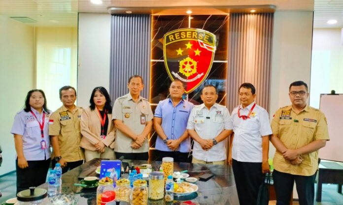Komitmen Kepolisian Negara Republik Indonesia dalam memberantas kejahatan di sektor energi dan sumber daya alam kembali menuai apresiasi. Direktorat Tindak Pidana Tertentu (Dit Tipidter) Bareskrim Polri menerima penghargaan BPI Award dari BPI KPNPA RI, atas keberhasilan mengungkap kasus tambang ilegal, penyalahgunaan pasir kuarsa, dan penyelewengan BBM subsidi yang merugikan negara dan menimbulkan keresahan publik.