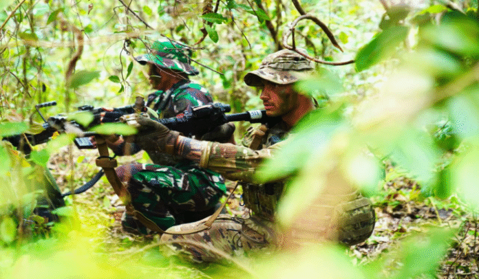 Latihan Pasukan Gabungan Multinasional Super Garuda Shield (SGS) 2025 memasuki tahap krusial dengan digelarnya skenario Jungle Field Training Exercise (Jungle FTX) di kawasan hutan tropis Baturaja, Sumatera Selatan, Sabtu (30/8/2025).