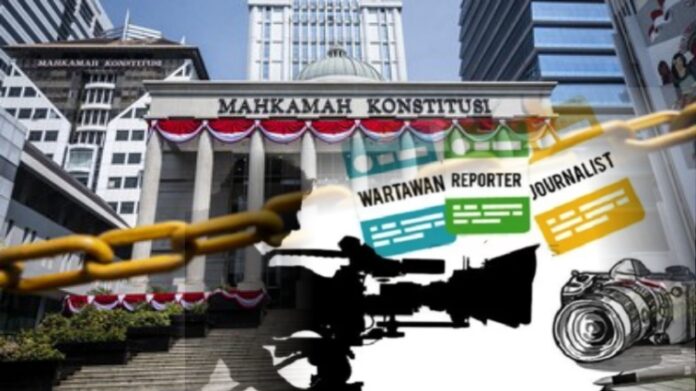 Ikatan Wartawan Hukum (Iwakum) mengajukan uji materi Pasal 8 Undang-Undang Nomor 40 Tahun 1999 tentang Pers (UU PERS) ke Mahkamah Konstitusi (MK).