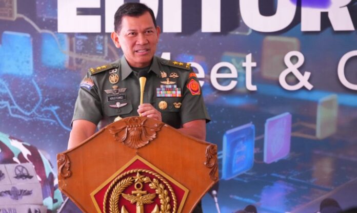 Untuk memperkuat struktur organisasi sekaligus menghadapi dinamika tantangan yang semakin kompleks, Panglima TNI Jenderal TNI Agus Subiyanto merotasi dan memutasi sebanyak 414 Perwira Tinggi TNI.