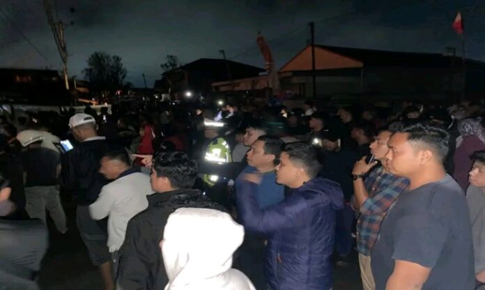 Warga Kelurahan Karombasan Utara Lingkungan II, Kecamatan Wanea, digegerkan dengan penemuan mayat seorang pria pada Rabu (20/8/2025) sekitar pukul 21.00 WITA.