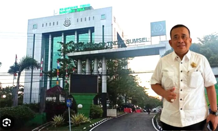 Kejaksaan Tinggi (Kejati) Sumatera Selatan menuai pujian usai membangun jalan bagi warga. Langkah ini dinilai Ketua Umum BPI KPNPA RI, Rahmad Sukendar, sebagai terobosan yang tidak hanya memperkuat citra kejaksaan sebagai penegak hukum, tetapi juga pelopor pembangunan sosial yang berdampak langsung pada kesejahteraan rakyat.
