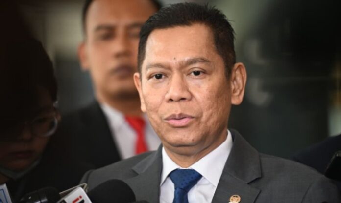 Ketua Umum BPI KPNPA RI, Rahmad Sukendar, melontarkan kritik keras terhadap Wakil Ketua DPR RI, Adies Kadir, terkait usulan tunjangan rumah Rp50 juta bagi anggota dewan.