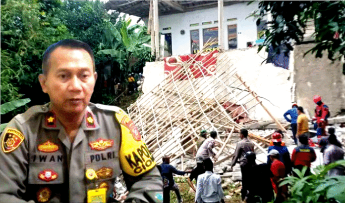 Suasana khidmat peringatan Maulid Nabi di Desa Sukamakmur, Kecamatan Ciomas, Kabupaten Bogor, mendadak berubah menjadi duka mendalam. Minggu pagi (7/9), sekitar pukul 08.30 WIB, ratusan jamaah yang berkumpul di majelis Asobiyah dikejutkan oleh suara dentuman keras ketika bangunan dua lantai itu ambruk menimpa mereka.