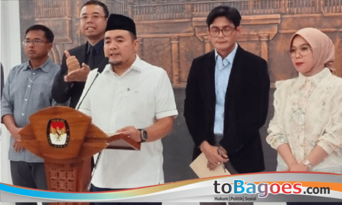 KPU Batalkan Keputusan 731/2025 soal Dokumen Capres-Cawapres Komisi Pemilihan Umum (KPU) resmi membatalkan Keputusan KPU RI Nomor 731 Tahun 2025 yang sebelumnya menetapkan 16 dokumen syarat pendaftaran pasangan calon presiden dan wakil presiden sebagai informasi yang dikecualikan atau tidak bisa diakses publik tanpa persetujuan pihak terkait.