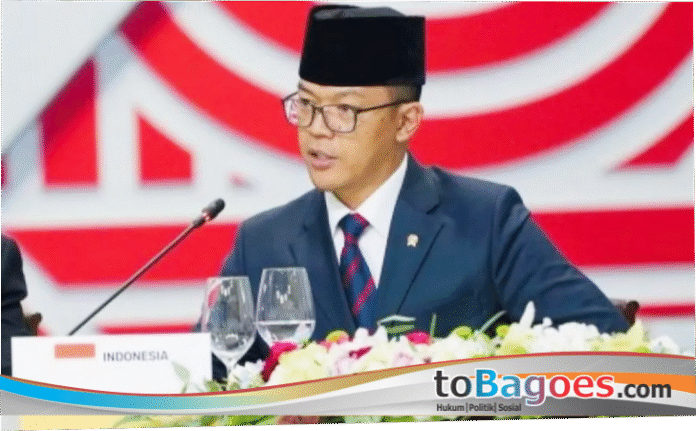 Menteri Luar Negeri Republik Indonesia Sugiono mengutuk keras serangan Israel di Doha, Qatar, pada 9 September 2025 yang menewaskan sejumlah pejabat Hamas Palestina dan seorang pejabat keamanan Qatar.