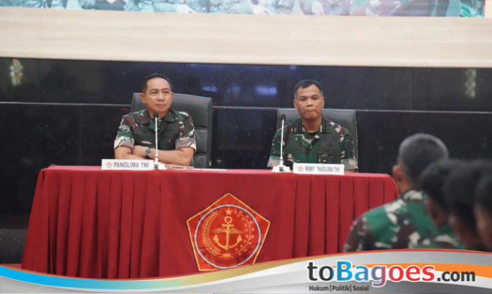 Panglima TNI Jenderal TNI Agus Subiyanto memberikan pengarahan kepada personel purna tugas Kontingen Latihan Bersama (Latma) Pertempuran Kota (Purkota) TNI Gelombang I yang baru saja menyelesaikan latihan bersama Angkatan Bersenjata Yordania dan Belarusia. Acara berlangsung di Aula Gatot Soebroto, Mabes TNI Cilangkap, Jakarta Timur, Senin (8/9/2025).