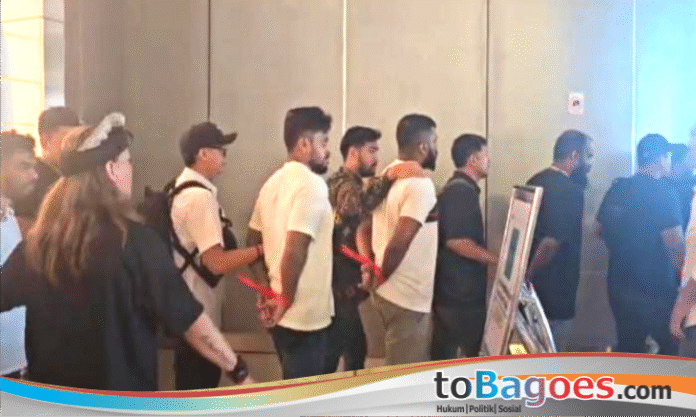Subdirektorat Kejahatan dan Kekerasan Ditreskrimum Polda Metro Jaya bersama Hubinter (Interpol) Mabes Polri dan Kepolisian Khusus Sri Lanka berhasil menangkap lima buronan kelas kakap di sebuah apartemen kawasan Kebon Jeruk, Jakarta Barat.