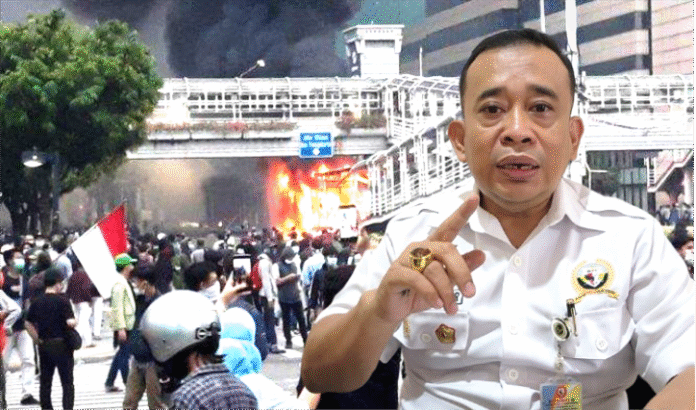 Ketua Umum DPP Barisan Pelopor Indonesia (BPI), Rahmad Sukendar, mengimbau seluruh elemen masyarakat untuk menahan diri serta menjaga kantor-kantor polisi dan fasilitas umum dari aksi perusakan maupun pembakaran yang dilakukan pihak-pihak tidak bertanggung jawab.
