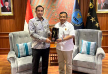 Prestasi Mentereng! BNN Suyudi Berhasil Menggulung Jaringan Narkoba, Raih Penghargaan BPI KPNPA RI Prestasi Mentereng! BNN Suyudi Berhasil Menggulung Jaringan Narkoba, Raih Penghargaan BPI KPNPA RI