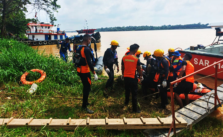 Wanita Terjun dari Jembatan Aur Duri I Jambi, Ditemukan Tewas Mengapung di Sungai Batanghari mati 1