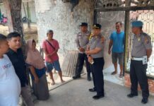 Kapolres Sijunjung Tunjukkan Kepedulian, Salurkan Bantuan untuk Korban Kebakaran di Nagari Kunpar Wujud nyata kepedulian terhadap masyarakat yang tertimpa musibah kembali ditunjukkan oleh Kapolres Sijunjung, AKBP Willian Harbensyah, S.I.K., M.H., dengan menyalurkan bantuan sosial kepada korban kebakaran rumah di Nagari Kunangan Parit Rantang (Kunpar), Kecamatan Kamang Baru.