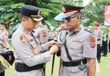 Sertijab di Polres Sijunjung, Kapolres Tekankan Integritas dan Pelayanan Maksimal ke Masyarakat Kegiatan tersebut dipimpin langsung oleh Kapolres Sijunjung, AKBP William Harbensyah, S.I.K., M.H., dan diikuti oleh para pejabat utama, Kapolsek jajaran, serta seluruh personel Polres Sijunjung.