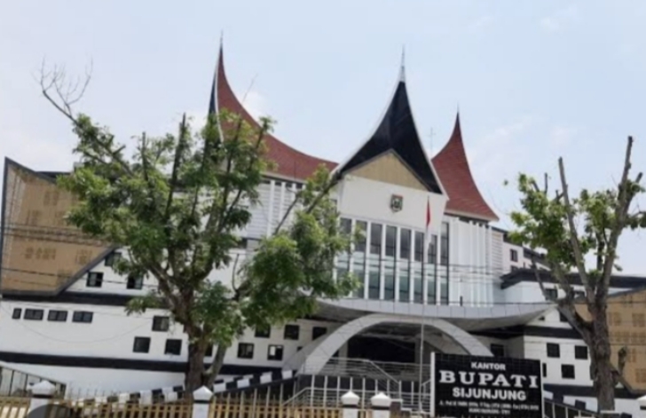 Tokoh Masyarakat Bongkar Mekanisme APBD, DPRD Dinilai Mustahil Tak Tahu Pengadaan Palisade Kantor Bupati Kabupaten Sijunjung