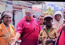 Pendamping PKH Desak Transparansi Penyaluran Bansos di Intan Jaya Ketua Tim Pendamping Program Keluarga Harapan (PKH) Kementerian Sosial Kabupaten Intan Jaya, Nemia K. Abugau, SE meminta Dinas Sosial Kabupaten Intan Jaya untuk bersikap transparan, terbuka, dan kooperatif terkait data penerima bantuan sosial (bansos) serta mekanisme penyaluran Program Keluarga Harapan (PKH) dari Kementerian Sosial Republik Indonesia.