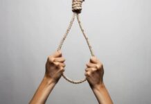 Pria di Sawahlunto Ditemukan Meninggal Tergantung, Polisi Selidiki Penyebab Kematian Kapolres Sawahlunto AKBP Simon Yana Putra, S.I.K., M.H., melalui Kapolsek Muaro Kalaban AKP Doni Fatrizal, menjelaskan bahwa pihaknya menerima laporan dari masyarakat sekitar pukul 12.30 WIB terkait adanya seorang warga yang ditemukan meninggal dunia di dalam rumahnya. (Foto: Ilustrasi)
