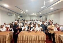OKK PWI Sumbar Jadi Momentum Perkuat Profesionalisme dan Integritas Wartawan di Era Digital Hal tersebut disampaikan Zul Effendi saat memberikan sambutan sekaligus menutup kegiatan Orientasi Kewartawanan dan Keorganisasian (OKK) PWI Sumbar Angkatan I 2026 di Edotel, Jumat (14/8/2026) malam.