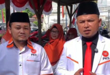 Syofian Hendri Pimpin Upacara HUT ke-81 RI di DPD PKS Sawahlunto, Tekankan Semangat Melayani Rakyat Syofian Hendri Pimpin Upacara HUT ke-81 RI di DPD PKS Sawahlunto, Tekankan Semangat Melayani Rakyat