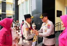 Irjen Jawari Disambut Welcome Parade di Mapolda Sumbar, Estafet Komando dari Irjen Djati Wiyoto Abadhy Resmi Bergulir Irjen Jawari Disambut Welcome Parade di Mapolda Sumbar, Estafet Komando dari Irjen Djati Wiyoto Abadhy Resmi Bergulir